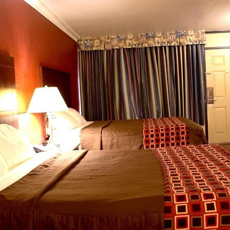 Polynesian Inn Saint Cloud Bagian luar foto