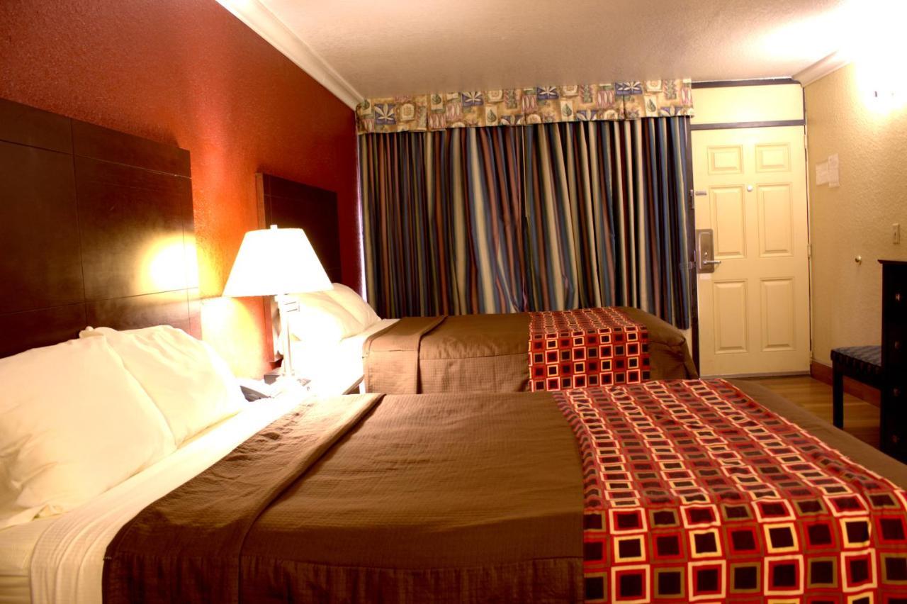 Polynesian Inn Saint Cloud Bagian luar foto