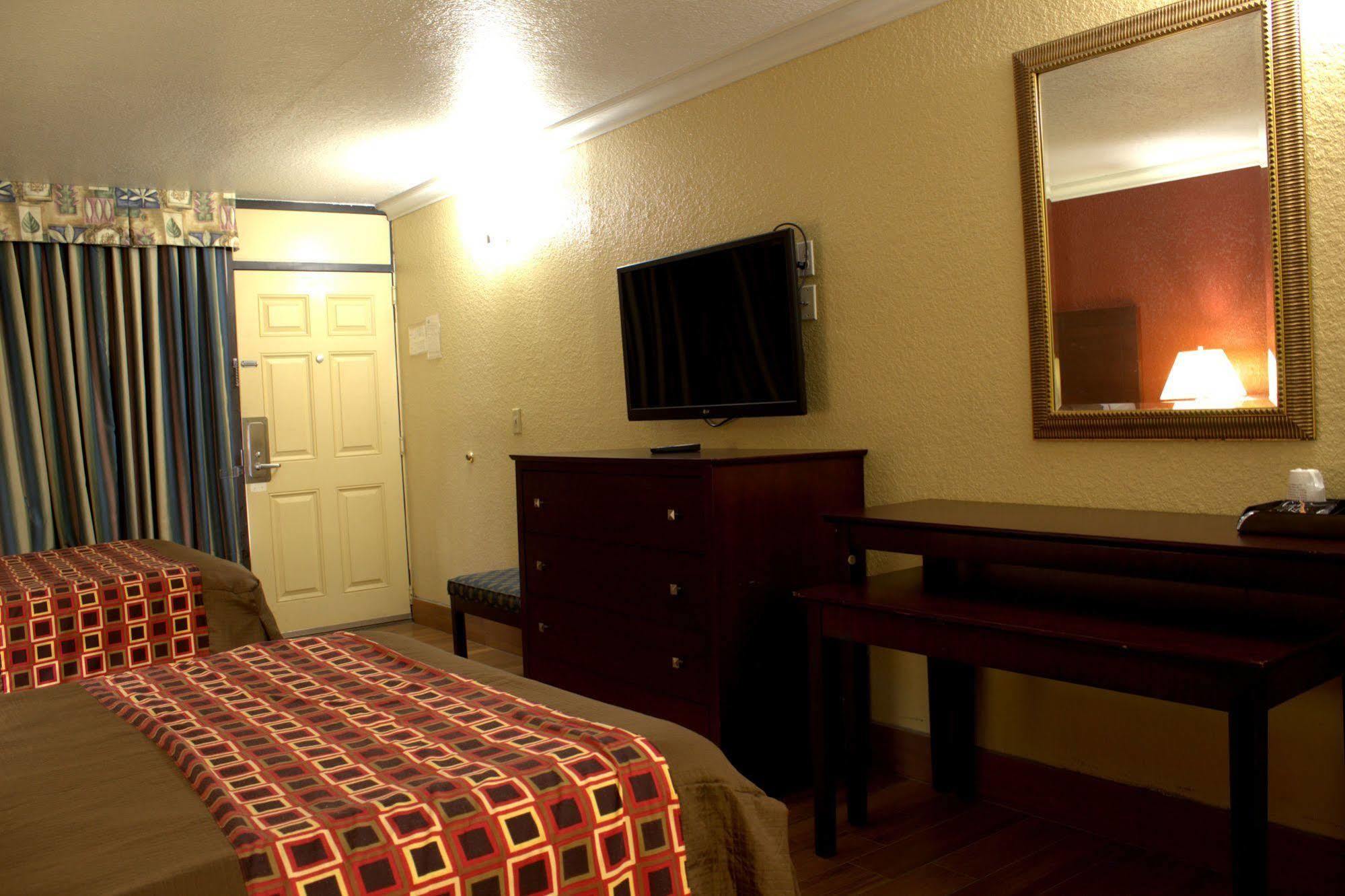 Polynesian Inn Saint Cloud Bagian luar foto